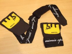 Gel padded hand wrap and punching glove / cycling type glove.