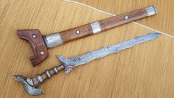 (AMOROKRISSW0001) Large Antique Vintage Morro Philippine Sundang Kris Fighting sword with a large double edge wavy Blade.