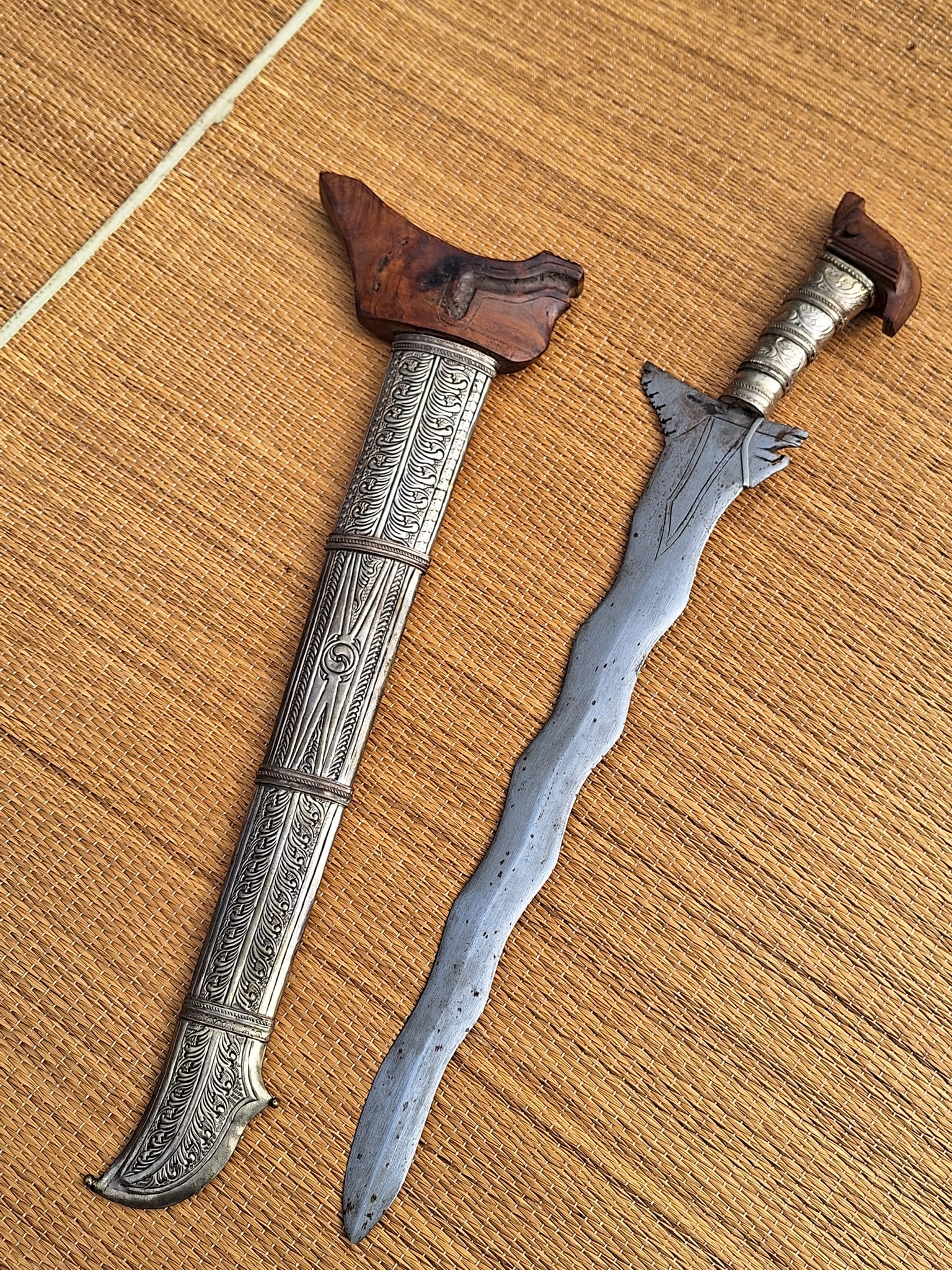 vintage moro philippine kris smaller sized sword